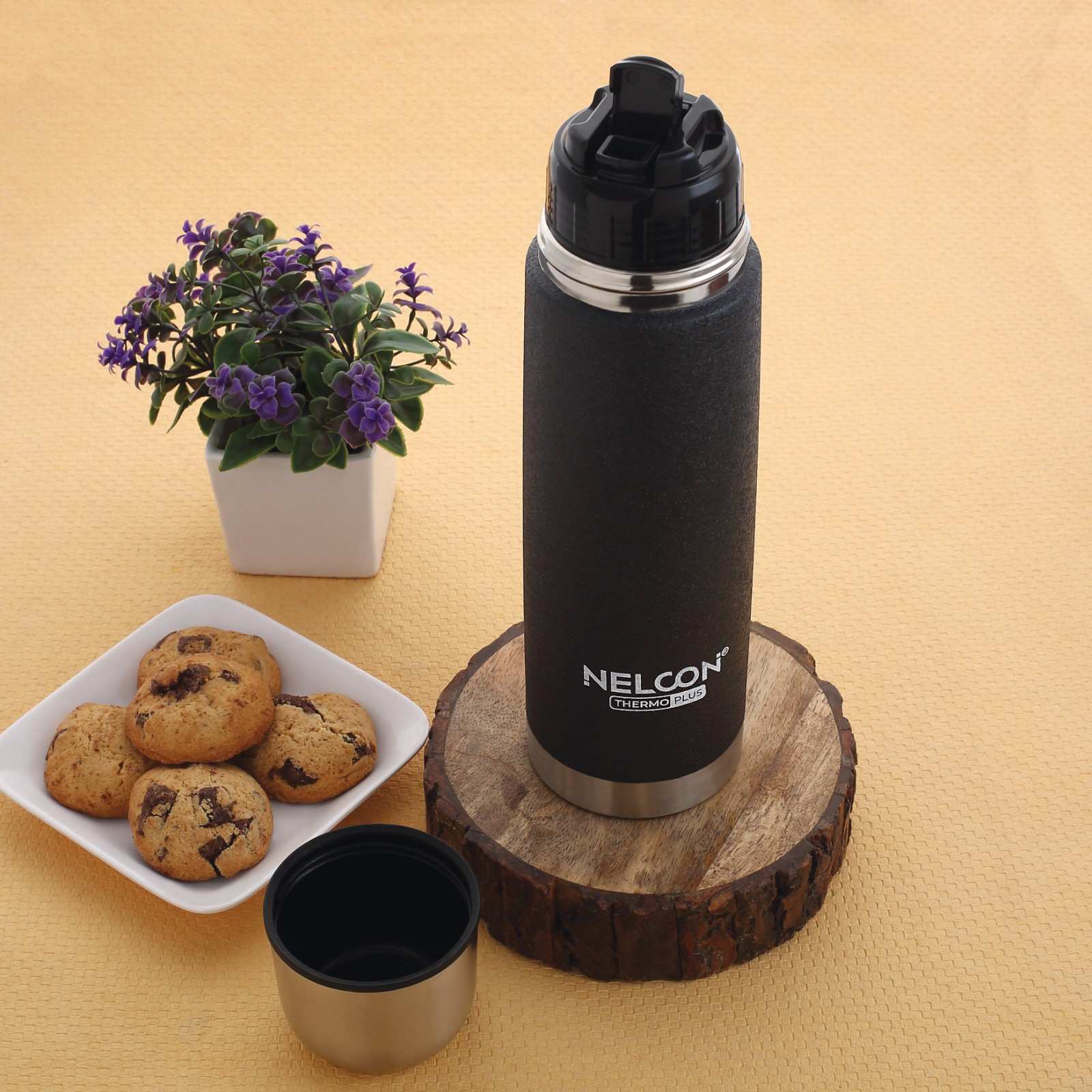 Nelcon Crocz Black hydra flask hot and cold insulated water bottle, 750ml